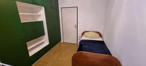 Fischamend Apartment | Vienna Apartment in Fischamend 2 Bedrooms - 3 Beds, Airport nearby