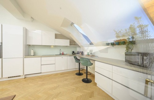 Innere Stadt Apartment | Vienna Rooftop Haven | 120m², 3BR, Terrace & City Views!