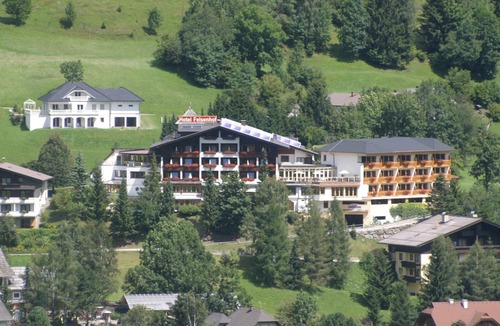 Bad Kleinkirchheim House | Vierbettzimmer "glücksmomente" 53 m² - Wohlfühl & Genusshotel Felsenhof