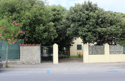 Marina di Pietrasanta Villa | Villa Chiara, beach front, air conditioning, 6 pax, 2 bedrooms, 2 bathrooms, living room
