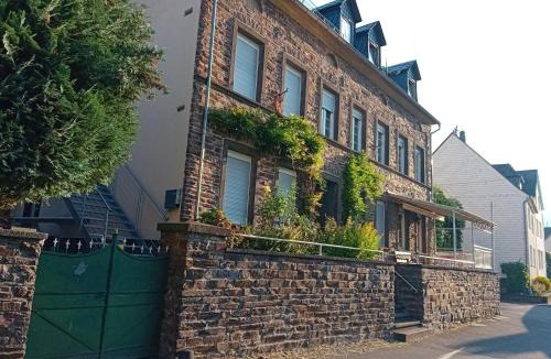 Poltersdorf Apartment | Villa Eisfeld