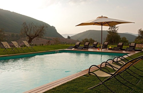 Montelovesco Villa | Villa in San Giovanni Del Pantano with 6 bedrooms sleeps 12