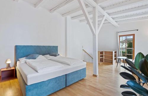 Bregenz Apartment | Villa Seeblick 1908 by Stadtlandnest