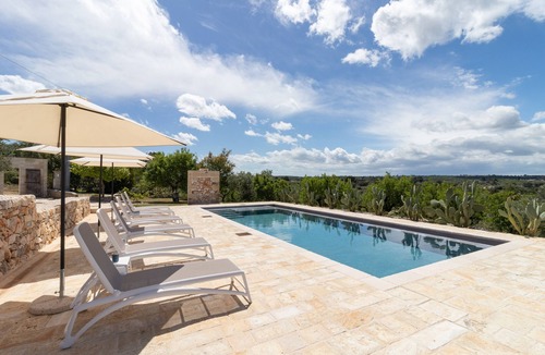 Putignano Villa | Villa 'Torre dei Trulli' with Pool, Garden, Terrace and Wi-Fi