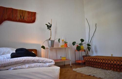 Funfhaus House | vintage house - LGBTQ & female friendly