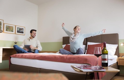 Goettlesbrunn-Arbesthal Bed & Breakfast | Weingut & Gästezimmer Edelmann