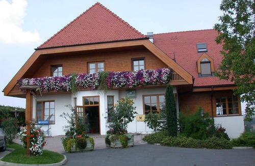Deutsch Haseldorf Hotel | Weinlandhof