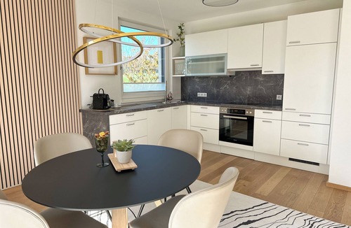 Seekirchen am Wallersee Apartment | WIESENZEIT near Salzburg – 148 m², 3 bedrooms, 2 terraces & private garden