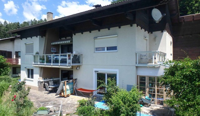 1 bedroom nice apartment in Ferndorf