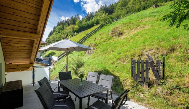 2 apartments with balcony and roof terrace
