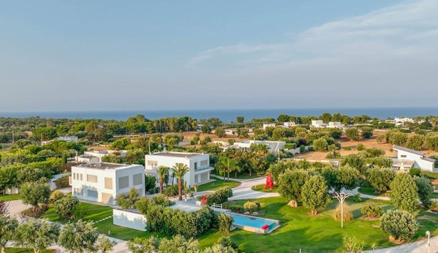 5* Villas: Pool, Spa & Wellness in Monopoly