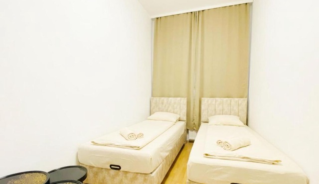 Affordable 5BR Apt, for 11 Guests near Schönbrunn