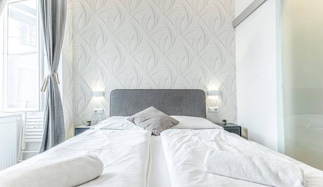 Affordable Hotel room for 2