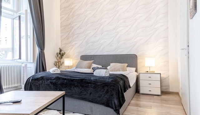 Affordable Hotel Room with City view | Mariahilfer