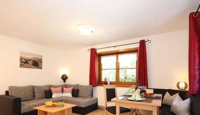 Alpen Komfort - 1 living room, 2 bedrooms with bath / WC - Fontain's Hus in Riezlern