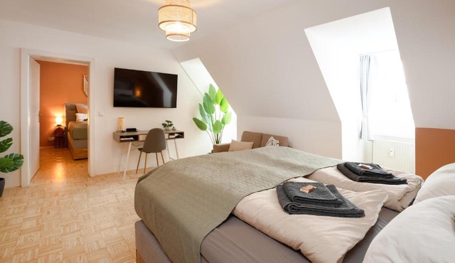 Altstadt Suite Jakominiplatz - 2BR, Lift & Free Parking by HERO HOMES Graz
