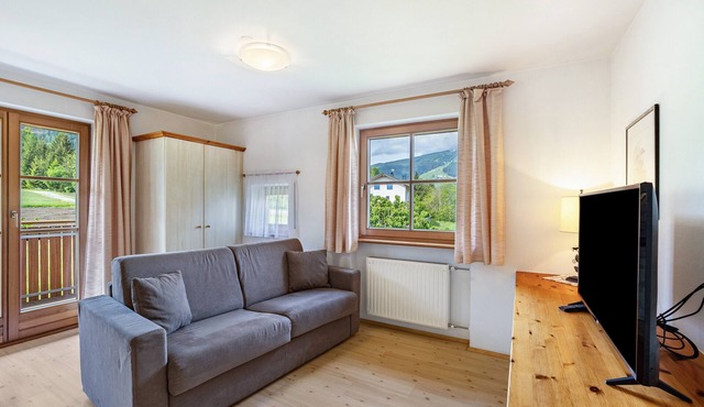 Apartment '2' with Mountain View, Shared Garden and Wi-Fi in Oberolang