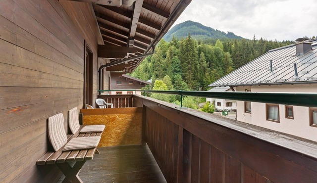 Apartment in Saalbach near Ski Lifts
