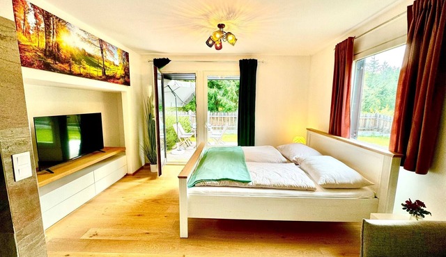 Apartment 'Auszeit Im Grünen' with Shared Terrace, Private Garden and Wi-Fi