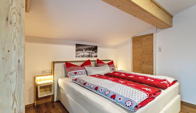Apartment 'Bergwelt B' with Mountain View, Balcony and Wi-Fi