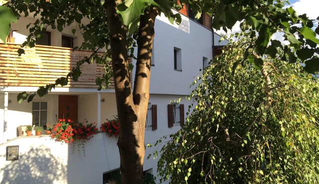 Apartment Hintertrojer in a central location, good food with free WIFI in Lajen