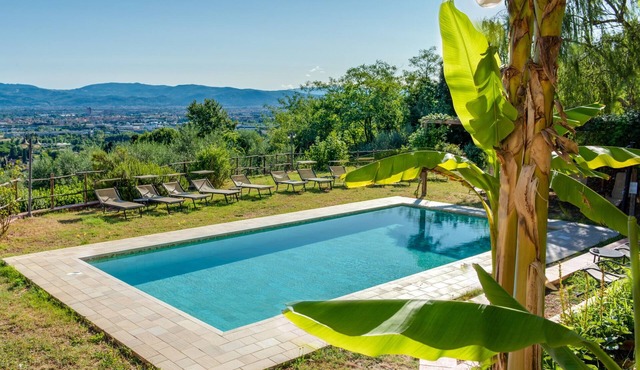 Apartment 'Il Poderaccio Scirocco' with Shared Pool, Wi-Fi and Air Conditioning in Scandicci
