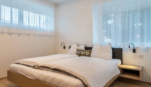 Apartment 'Mountain Meadows Apt 4' with Mountain View and Wi-Fi in Valdaora di Mezzo