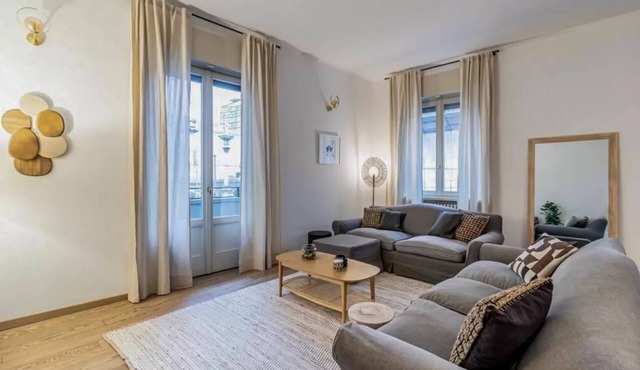 Apartment Raphael - Three Bedroom Villa, Sleeps 8 in Milan