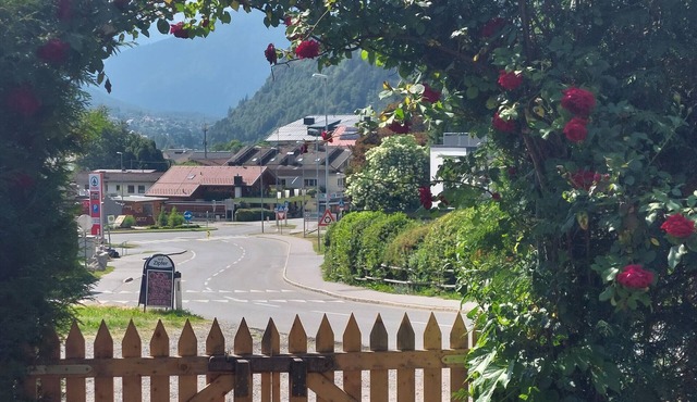 Apartment 'Sisa Guesthouses 2' with Mountain View, Shared Terrace and Wi-Fi