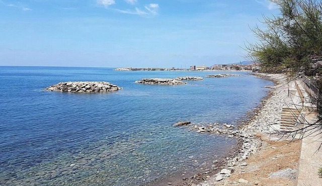 Appartamento Torre Caleo I: A charming apartment located right on the beach, with Free WI-FI. in Pollica
