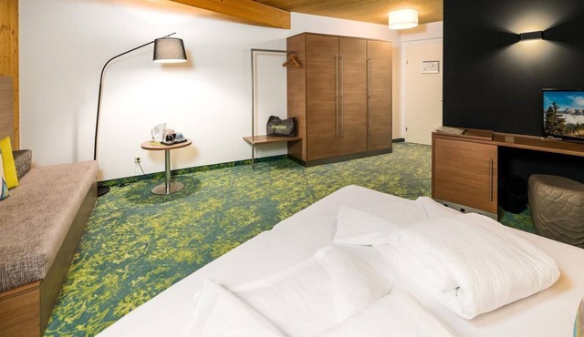 Superior double room with sofa bed - Designhotel Die Hindenburg