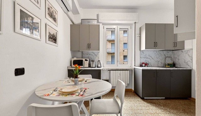 Authentic North Milan · Metro M3 · Park · A/C · Self-check-in in Milano