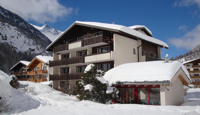 Azur in Saas-Almagell