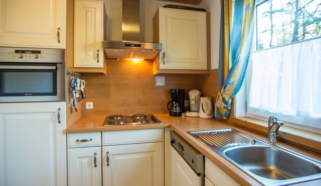 Beautiful apartment in villa for 8 guests with pool, WIFI, TV and terrace