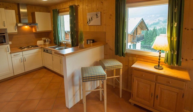 Beautiful apartment in villa for 8 people with WIFI, pool, TV and terrace