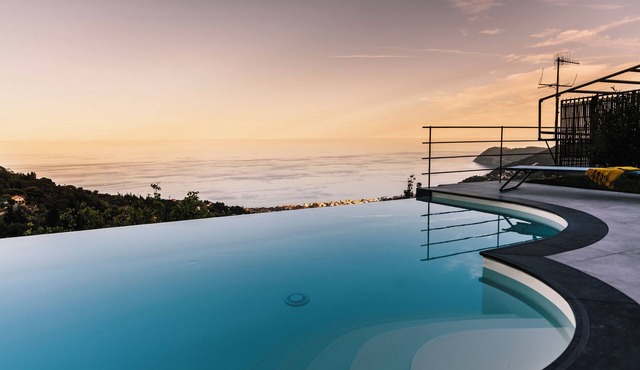 Bluvarì Charming House - villa with private pool in Alassio