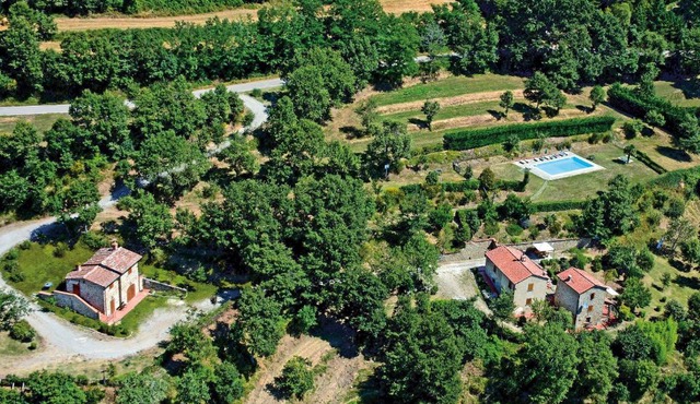 Borgo Veronica by PosarelliVillas in Cortona