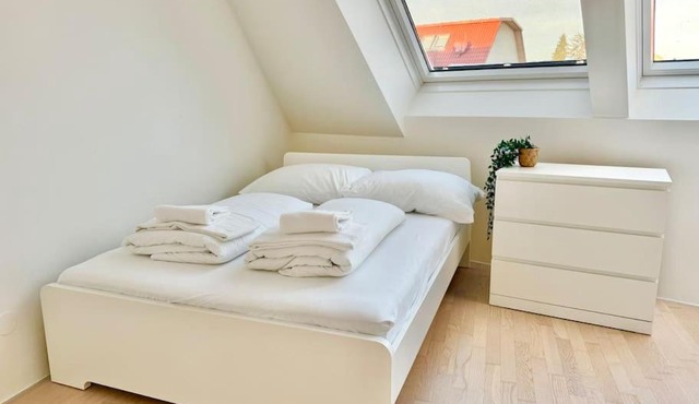 Bright Maisonette with Garden