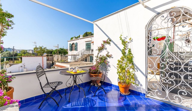 Capri Turquoise by Napoliapartments in Capri