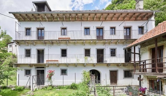Casa Döbeli - Holidays in a listed building in Russo