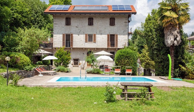 Casa Frey apt. 3 room apartment on Lake Orta with garden and swimming pool in Vacciago