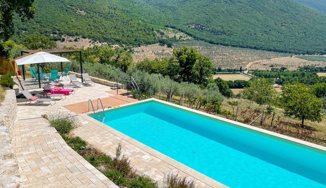 Casa Pietrina - Three Bedroom Villa, Sleeps 8 in Silvignano