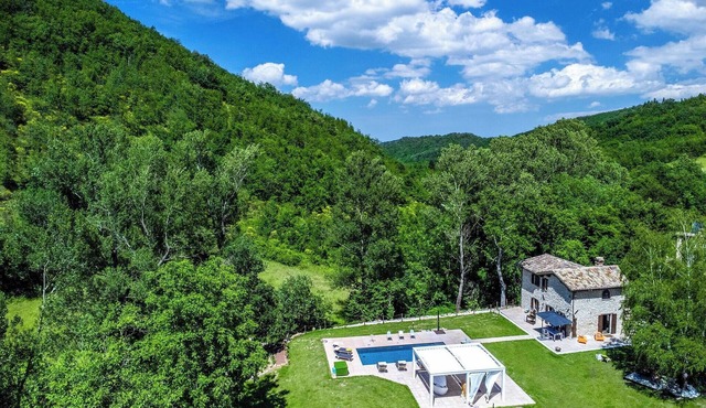 Casalino Galassi 4&2 by Marche Holiday Villas in Sarnano