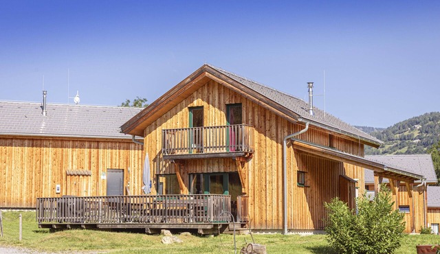 Chalet # 22 with 4 Bedrooms, sauna & whirlpool