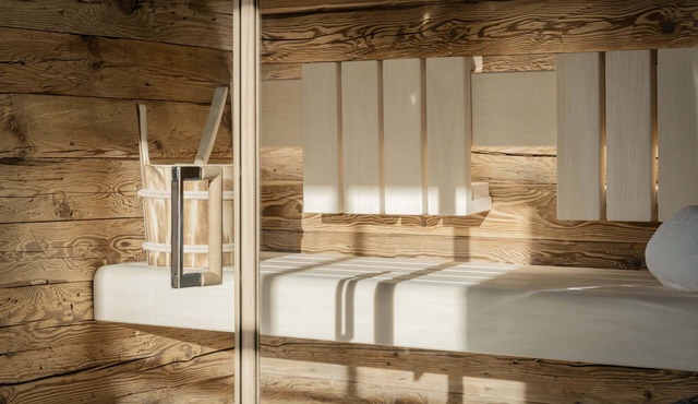 Chalet Apartment with Sauna for 2 Guests | at Lake Wolfgang | schwalbenNEST