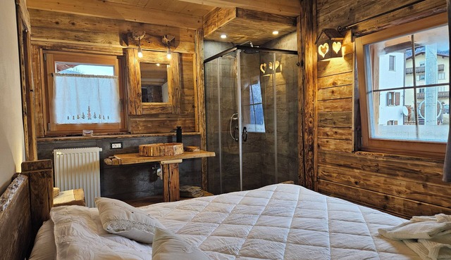 Chalet between Cortina d'Ampezzo and the Marmolada, Tabià Falesia in Laste di Sopra