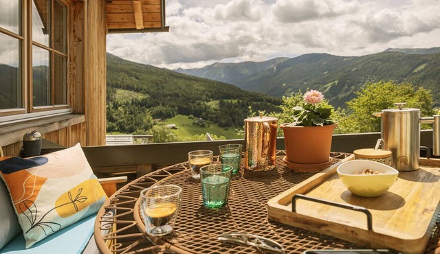 CHALET KÄRNTEN: Private Alpine Chalet at 1,200 meters, panoramic views of the Nockberge Mountains in Pleßnitz