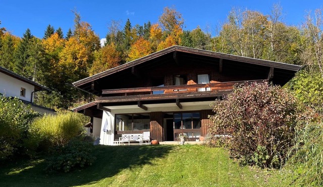 Chalet to feel good Golf, ski, mountains, lake