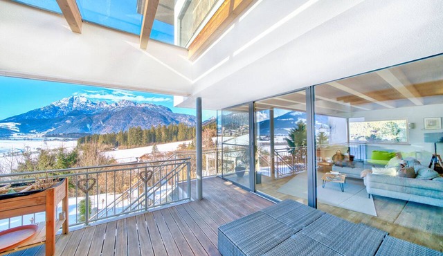 Chalet with breathtaking views over the Zeller See Lake
