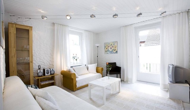Charming Apartment "Bregenz 6 Top 2" with Wi-Fi, Balcony, Terrace & Garden